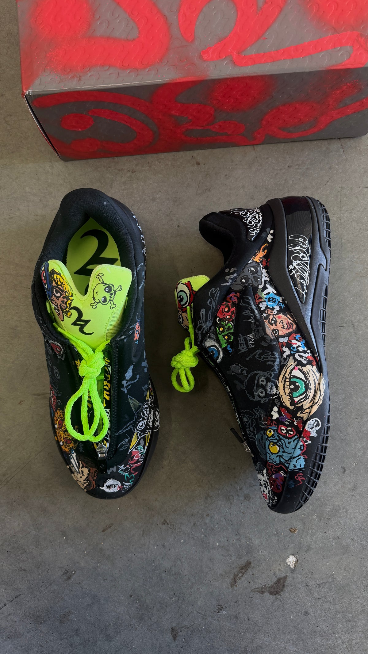 Shai 001 black /Green